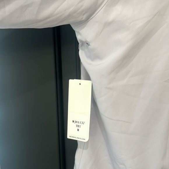 Brand new New Balance light runner jacket - Picture 5 of 7